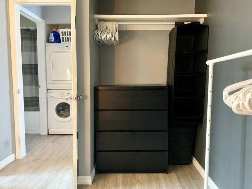 Cozy Home Broadway Great Location With Parking