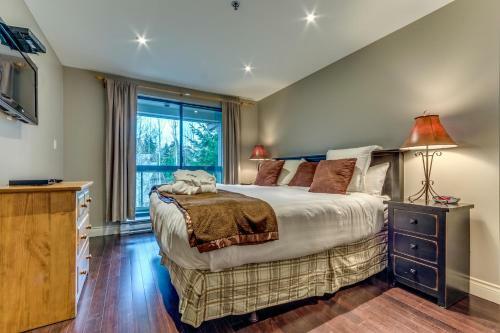 Greystone Lodge 216 Ski-in Out