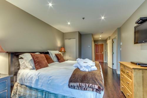 Greystone Lodge 216 Ski-in Out