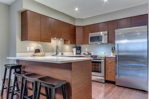 Greystone Lodge 216 Ski-in Out