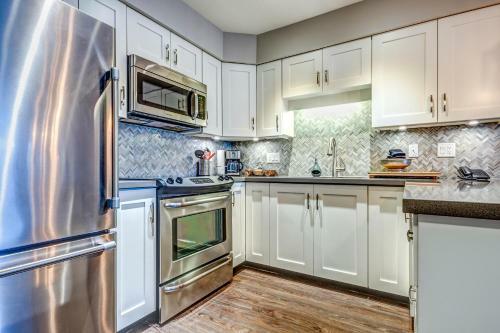 Greystone Lodge 221 Ski-in Out