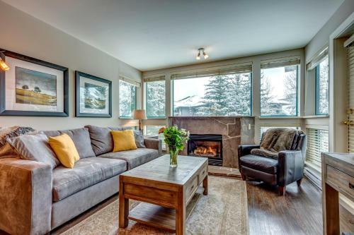 Greystone Lodge 221 Ski-in Out