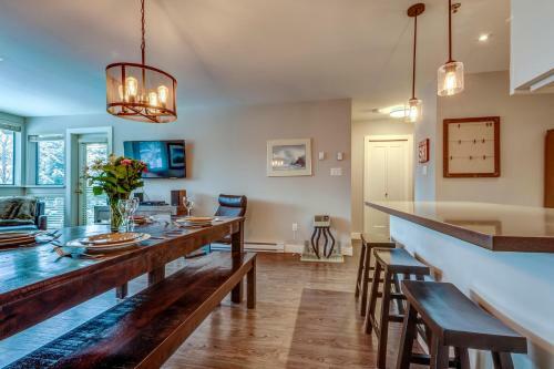 Greystone Lodge 221 Ski-in Out