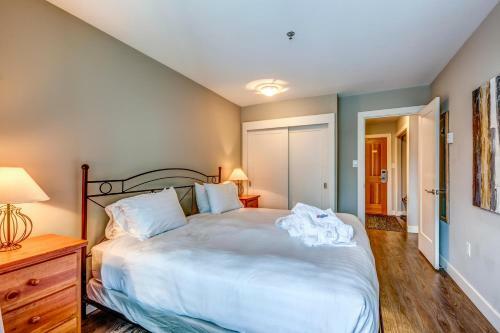 Greystone Lodge 221 Ski-in Out