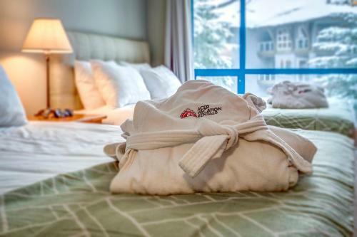 Greystone Lodge 221 Ski-in Out