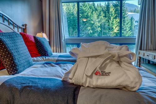 Greystone Lodge 404 Ski-in Out