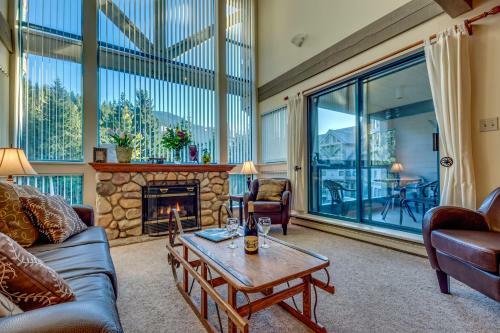 Greystone Lodge 404 Ski-in Out