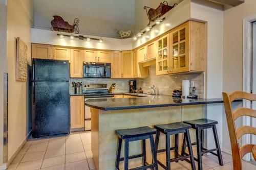 Greystone Lodge 404 Ski-in Out