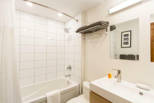 #63 Lagoons, Stoney Creek
