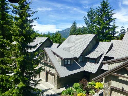 #01 Crystal Ridge