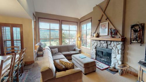 Golf Course & Mountain Views By Harmony Whistler