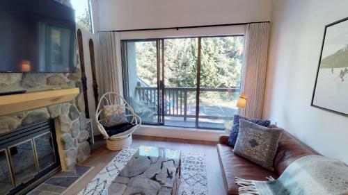 Luxury Townhome In A Prime Location By Harmony Whistler