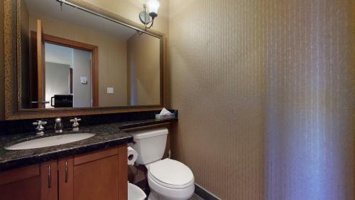 Spacious Chalet With Private Hot Tub By Harmony Whistler
