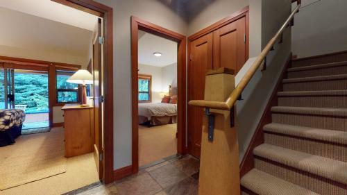 Spacious Chalet With Private Hot Tub By Harmony Whistler