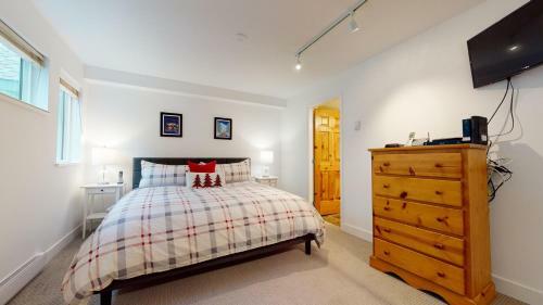 Modern Home In An Amazing Location By Harmony Whistler