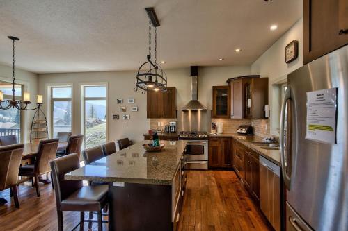 Peaks Retreat By Bear Country