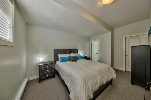 Peaks Retreat + Suite By Bear Country