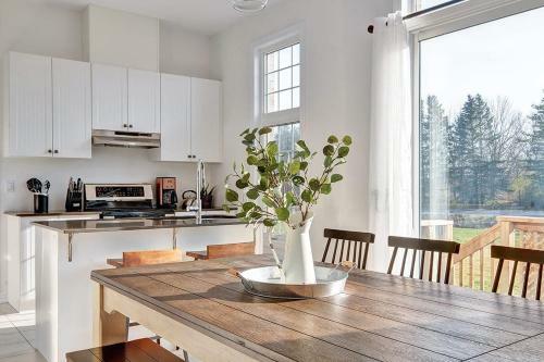 Spacious, Newly Built Prince Edward County Family Home