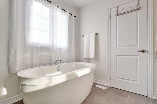 Spacious, Newly Built Prince Edward County Family Home