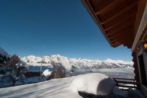 Chalet Lisa Ski-in, Ski-out Well Equipped