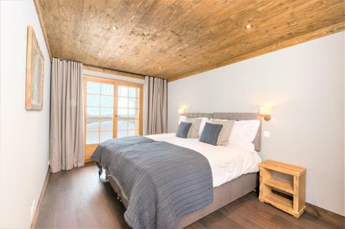 Chalet Ourson Brun By Mrs Miggins