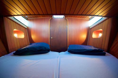 Homeboat-bateau H�tel