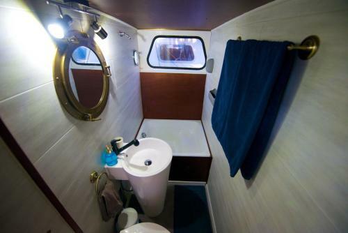 Homeboat-bateau H�tel