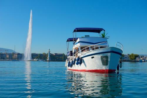 Homeboat-bateau H�tel