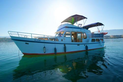 Homeboat-bateau H�tel