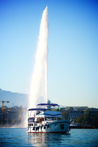 Homeboat-bateau H�tel