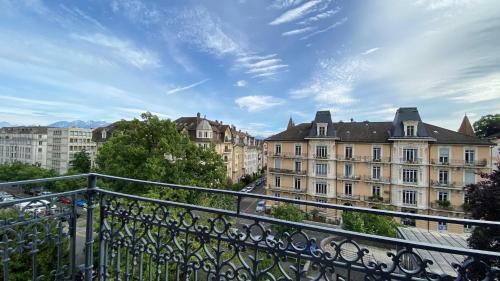Apartamento Bright, Classic And Elegant, Close To Train Station