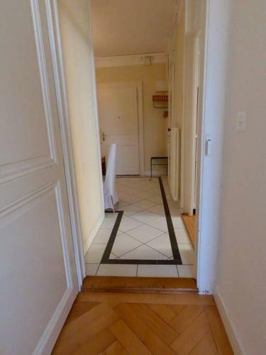 Apartamento Bright, Classic And Elegant, Close To Train Station