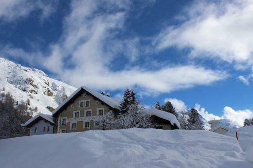 Hotel Sonne Fex Alpine Hideaway