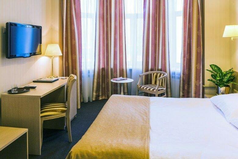 Bristol Hotel