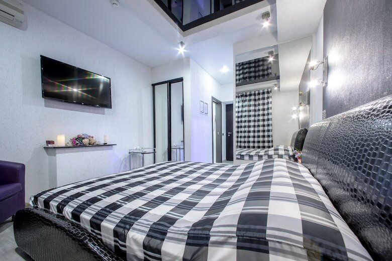 Alex Hotel Na Muzhestva