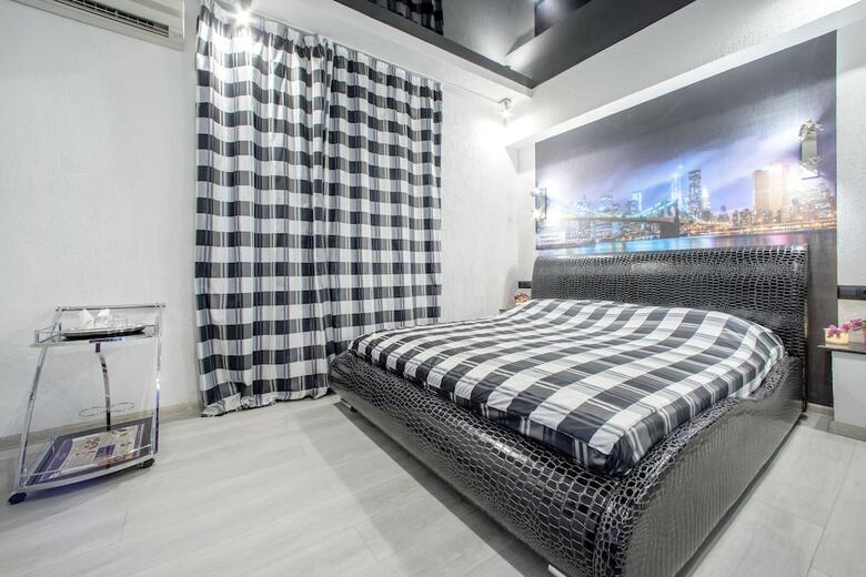 Alex Hotel Na Muzhestva