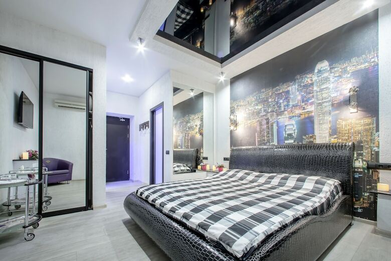 Alex Hotel Na Muzhestva