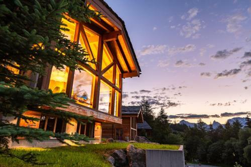 Luxury Spa Chalet With Jacuzzi And Sauna