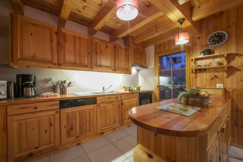 Chalet Lustycru Enjoy The Mountain