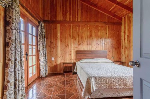 Lodge Caba�as Antulaf