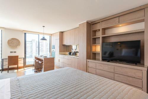 Apartamento Uptown Luxe - Studio, Parking, Wifi, Pool & Metro
