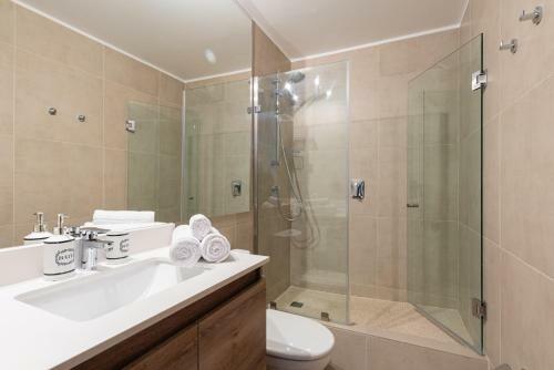Apartamento Uptown Luxe - Studio, Parking, Wifi, Pool & Metro