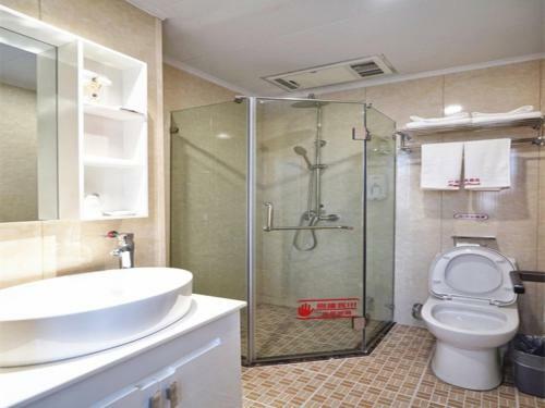 Shell Shanghai Baoshan Districtsongbin Road Subway Station Hotel