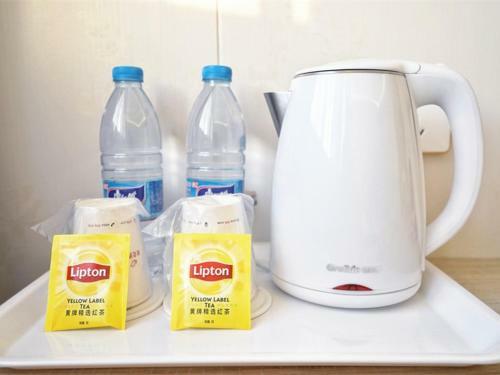 Shell Shanghai Baoshan Districtsongbin Road Subway Station Hotel
