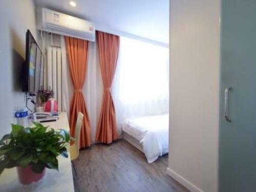 Shell Beijing Daxing District Jiugong Hongxing Street Hotel