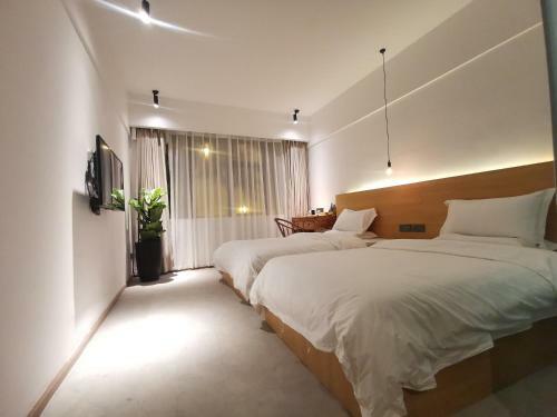 Moonlight Hotel