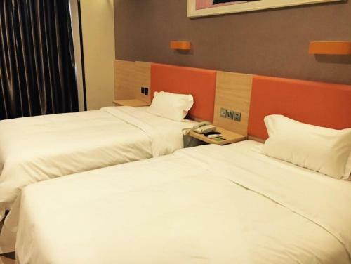 Hotel 7days Premium Chengdu East Railway Station Cade Square
