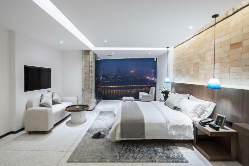 The Mont Mirage Hotel