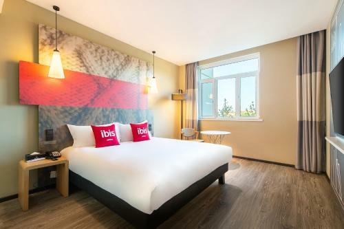 Ibis Dalian Yida Spring Field Hotel