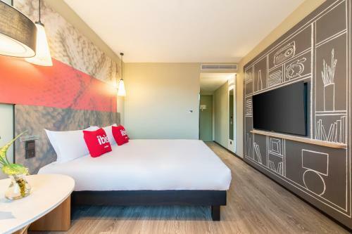 Ibis Dalian Yida Spring Field Hotel